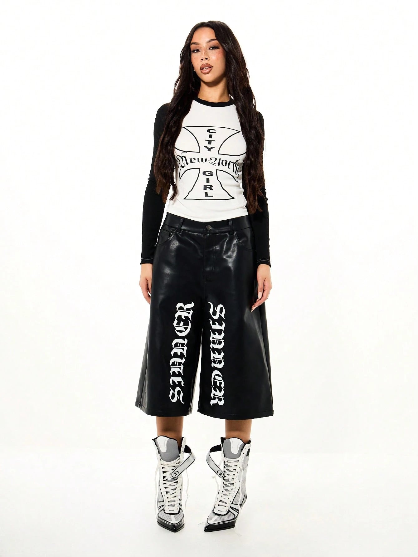 SUMWON WOMEN Women's Long Sleeve Raglan Cross Print Crew Neck Color Block Top With City Girl New York Design