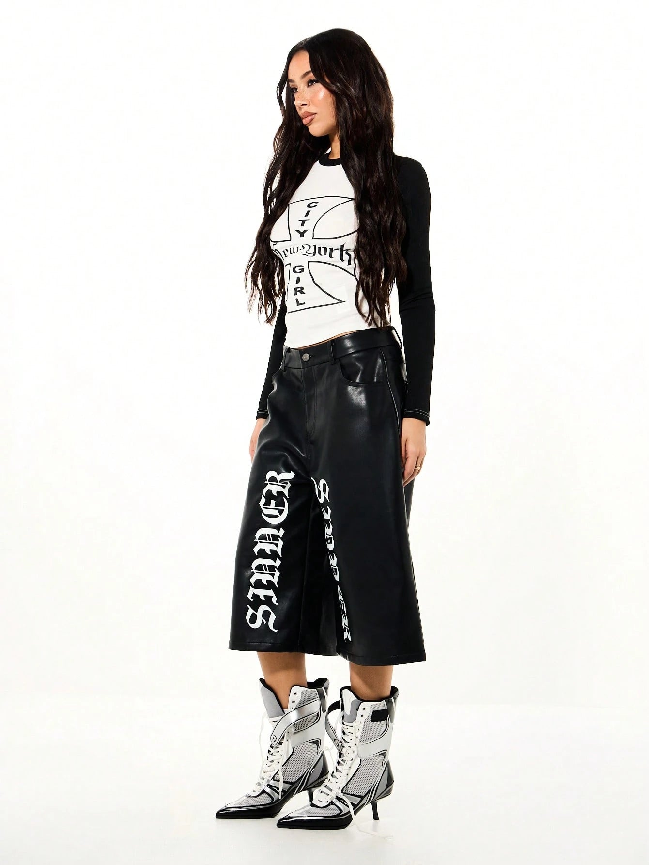 SUMWON WOMEN Women's Long Sleeve Raglan Cross Print Crew Neck Color Block Top With City Girl New York Design