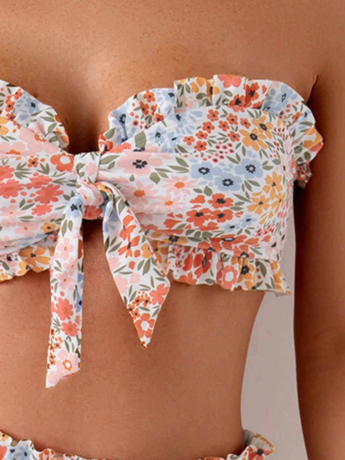 Swim Mod Spring Summer Beach Pool Party Ditsy Floral Knotted Front Frill Trim Bandeau Bikini 2 Pieces Set White And Blue Floral Tropical Cute
