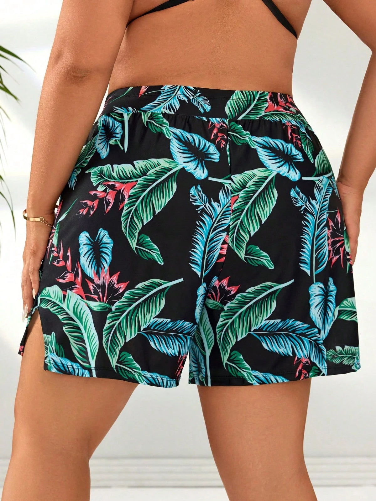 Swim SPRTY Women's Plus Size Tropical Print Beach Shorts: Summer Swimwear Bottoms With Pockets