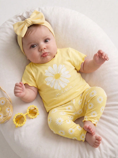Two Pieces Set Of Newborn Baby Girl Daisy Print T-Shirts And Shorts, Perfect For Summer.
