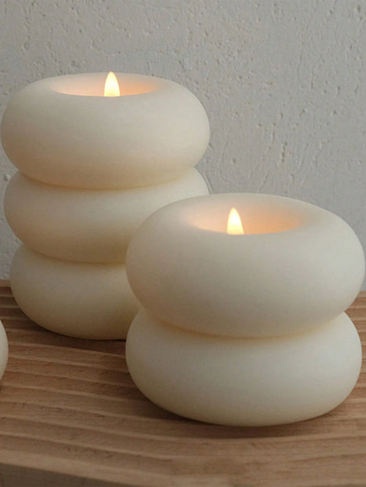 White Scented Candles In A Unique Donut Shape, Made From Soy Wax, Burn For A Long Time With A Clean, Bright Flame. They Make An Elegant And Modern Home Decor Piece And Are Perfect For Holidays, Partie