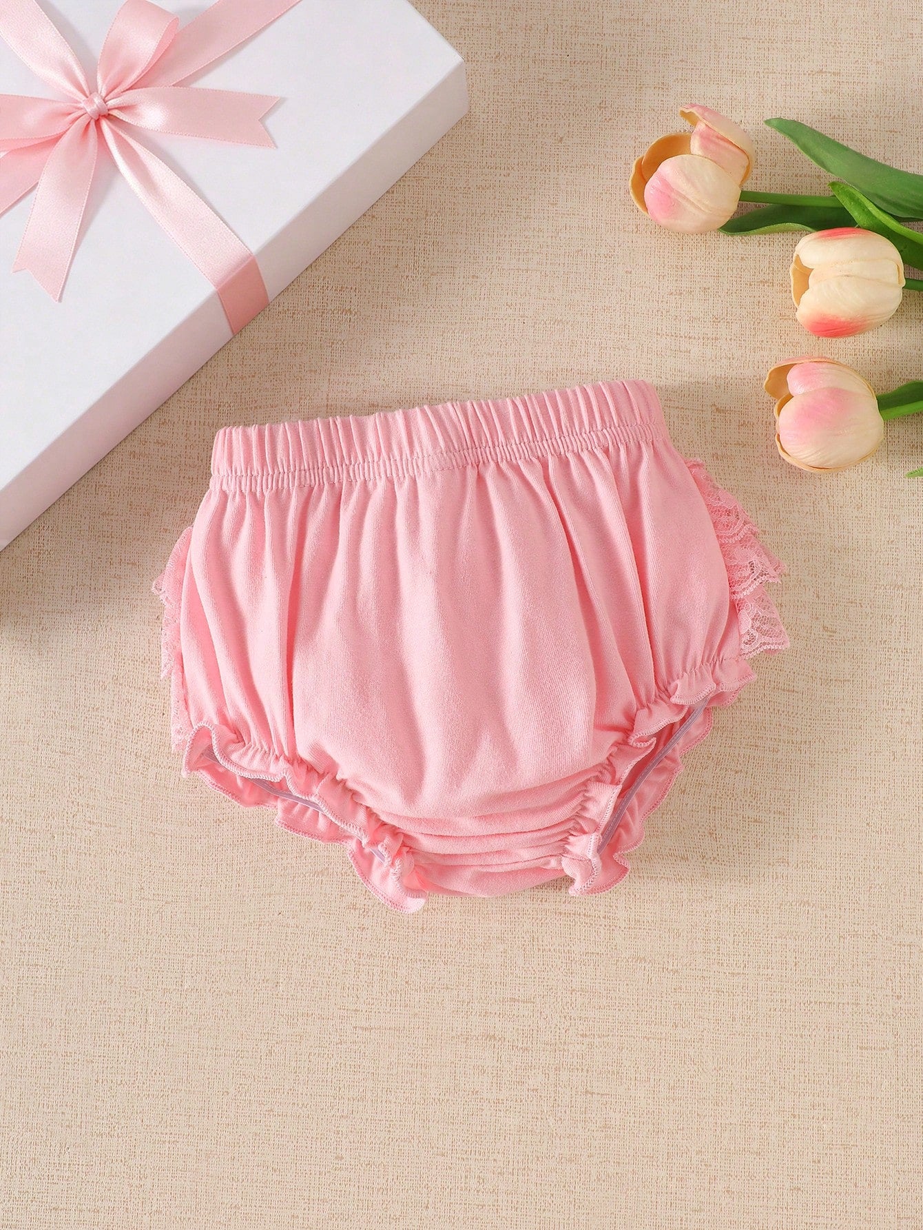 White Triangle Comfortable Lace Shorts For Newborn Girls, High Elastic Waist Design, Simple Front, Multi-Layer White Lace Back, Suitable For Dresses, Princess Skirts Or Various Tops, 0-9 Months