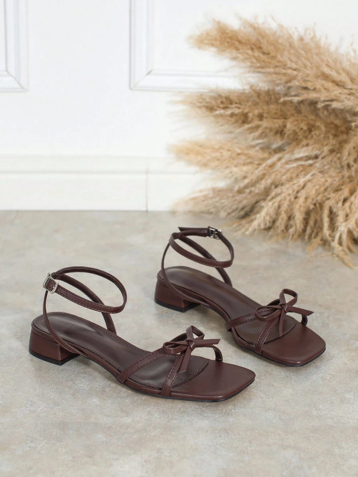 Women's Bowknot Thin Strap Decor Square Toe Chunky Heel Glossy Patent Leather Sandals, Sweet & Gentle Style, Summer Low Heel Sandals