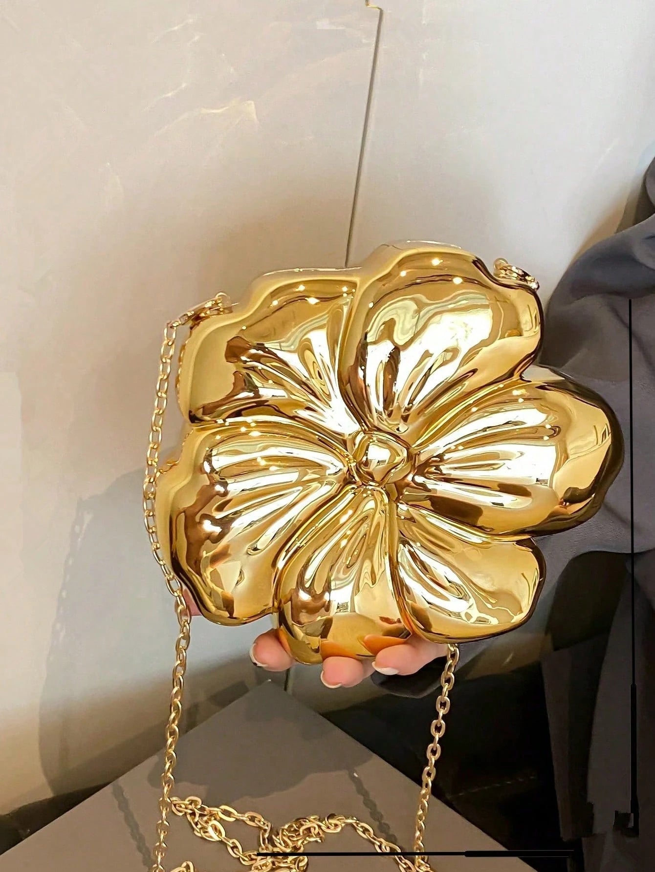 Women's Elegant Mini Floral Shaped Chain Crossbody Bag, Metallic Y2K Style Theme Party Shoulder Bag, Fashionable Novelty Design Bag, Multifunctional Compact Phone Key Coin Purse, Portable Outdoor Trav