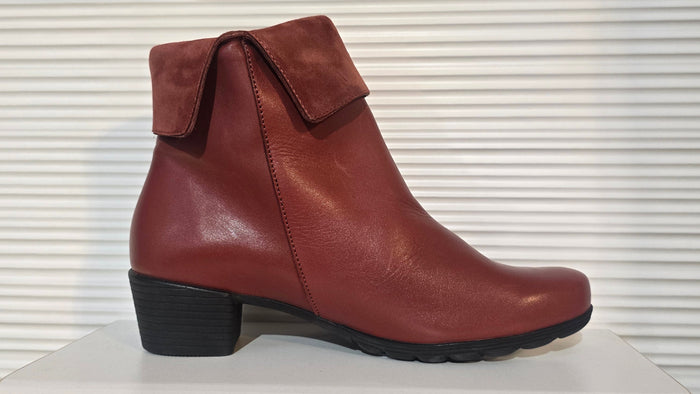 Womens Sample #38