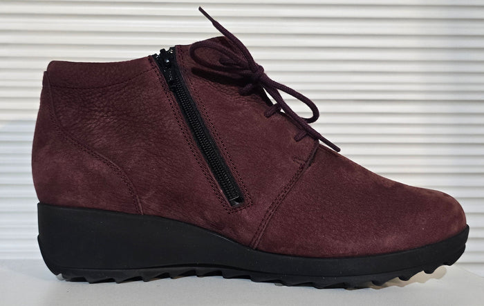 Women’s Sample Boot #214