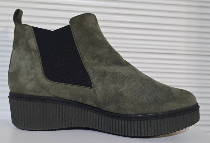 Women’s Sample Boot #221