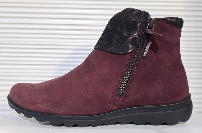 Women’s Sample Boot #243