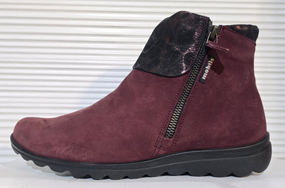 Women’s Sample Boot #243