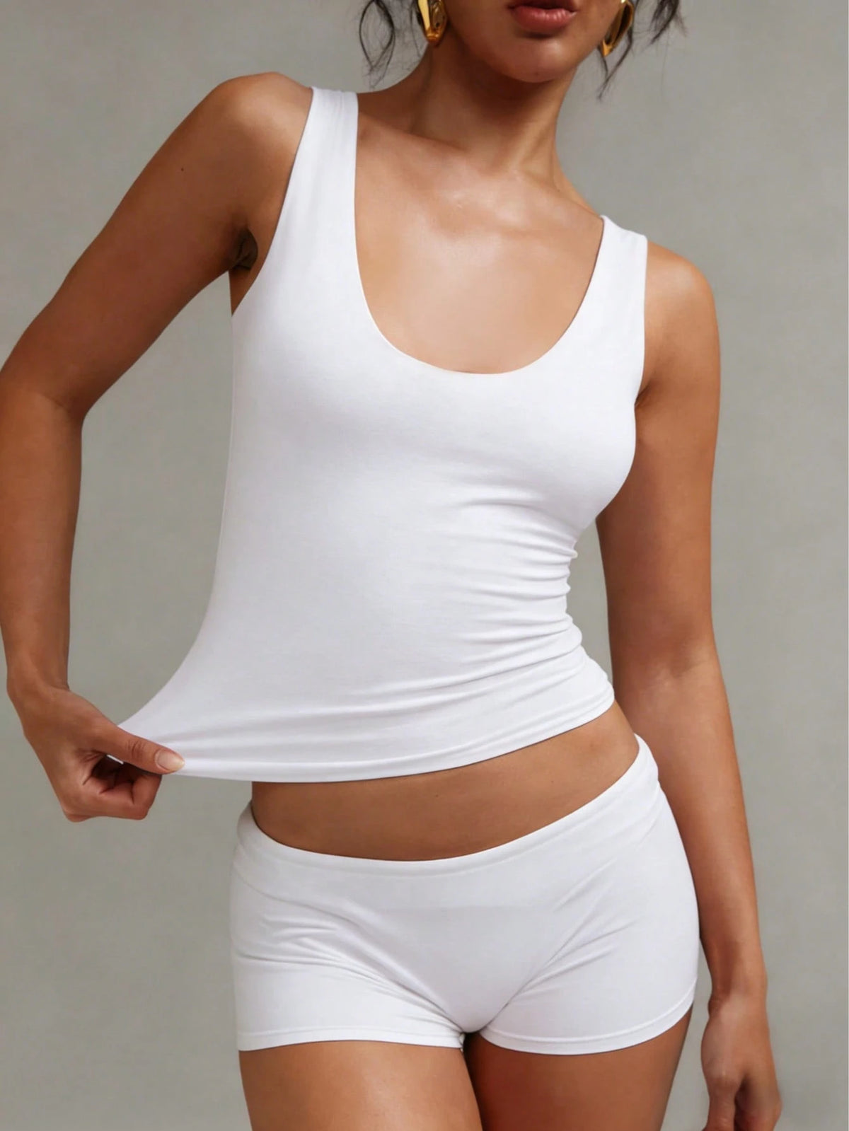 XLLAIS Summer Fashionable Sexy Solid Color U-Neck Sleeveless Fitted Stretchy Casual Sports Tank Top